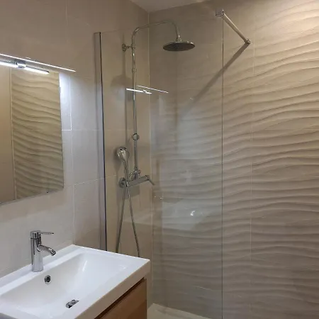 Appartement Renovated Apartment, Air-conditioned 5min From Sea Saint-Raphaël