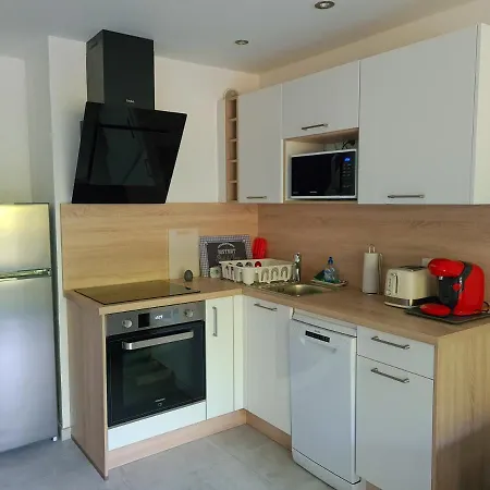 Apartamento Renovated Apartment, Air-conditioned 5min From Sea